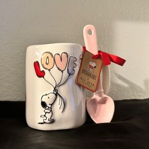 NEW PEANUTS RAE DUNN SNOOPY "LOVE IS IN THE AIR" MUG WITH PINK SPOON